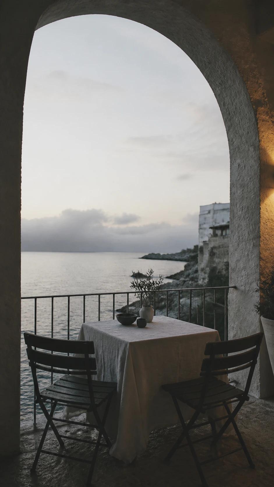 Piccola terrazza sulla costa al primo mattino